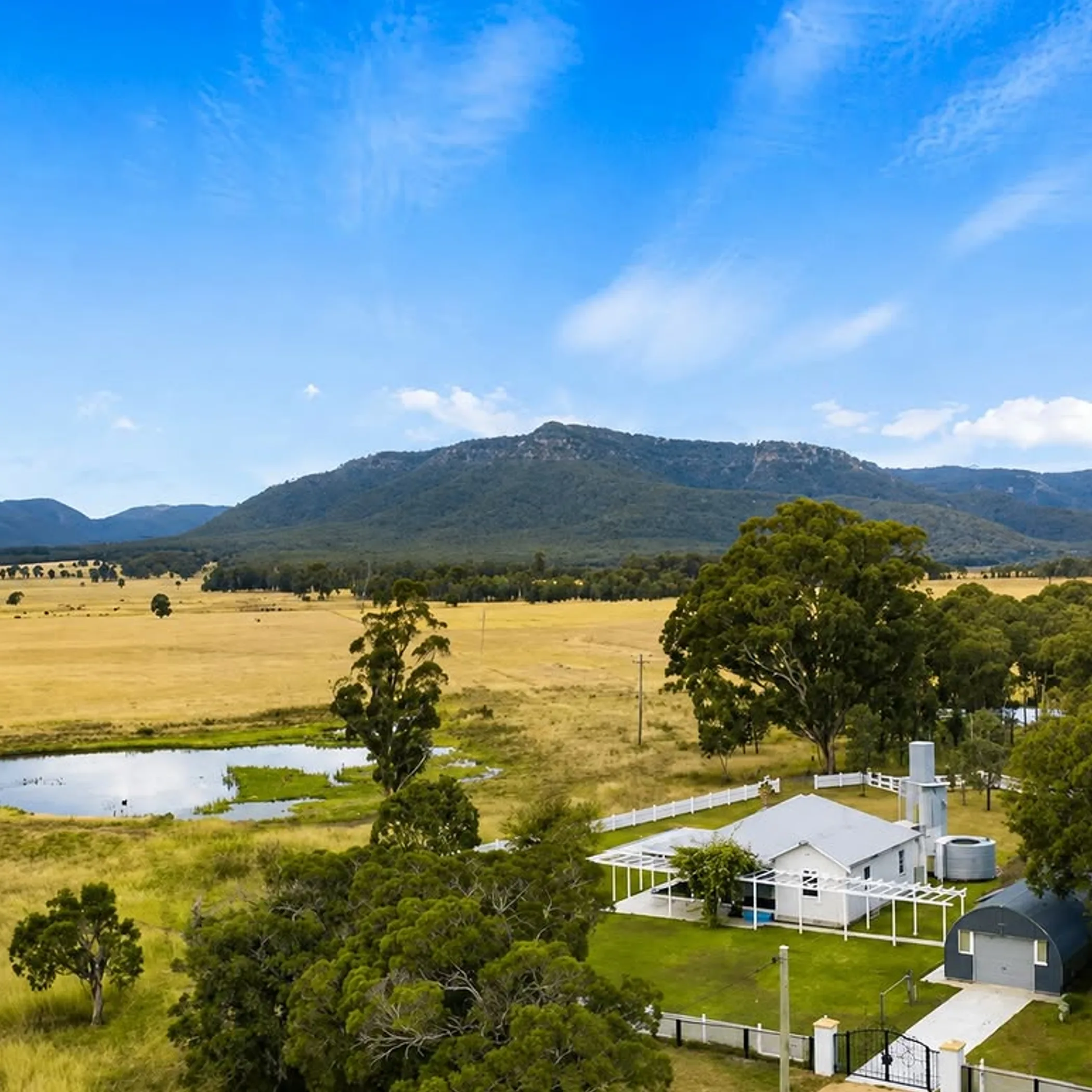 hunter valley vineyard landscape clear sky